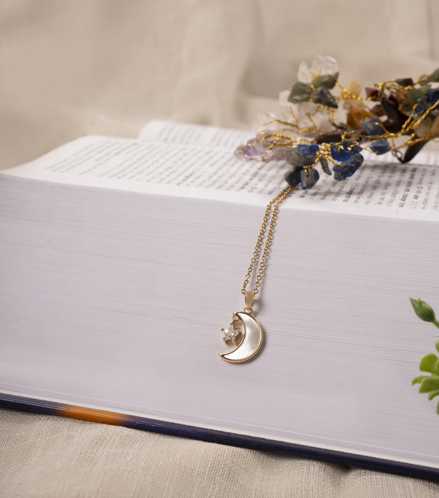 Fly me to the moon Necklace